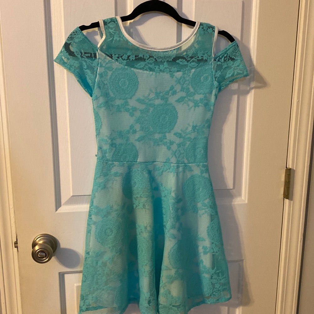 Girls pretty floral lace dress with lining